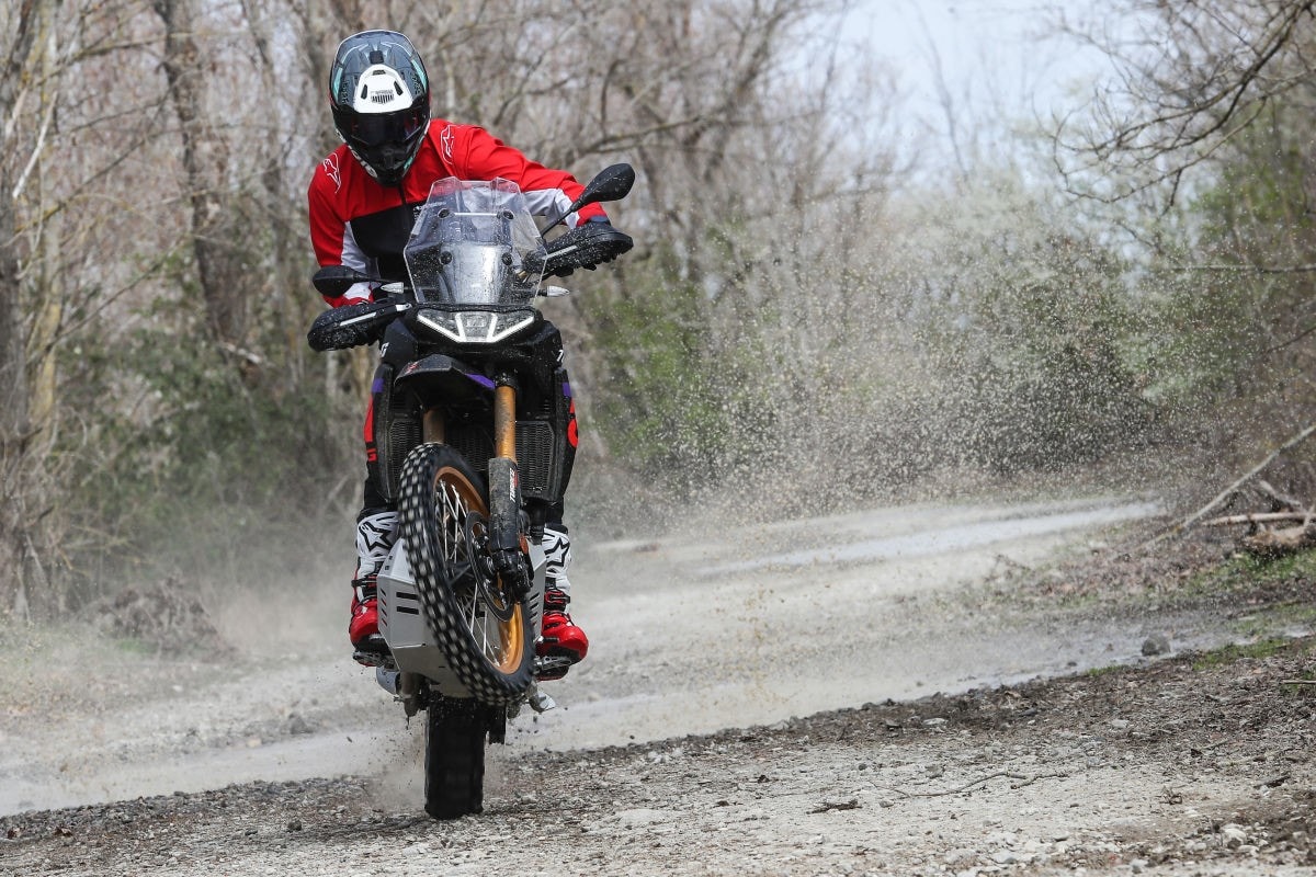 Aprilia Tuareg Rally 660: il ritorno di una leggenda, più cattiva e pronta al deserto +VIDEO+